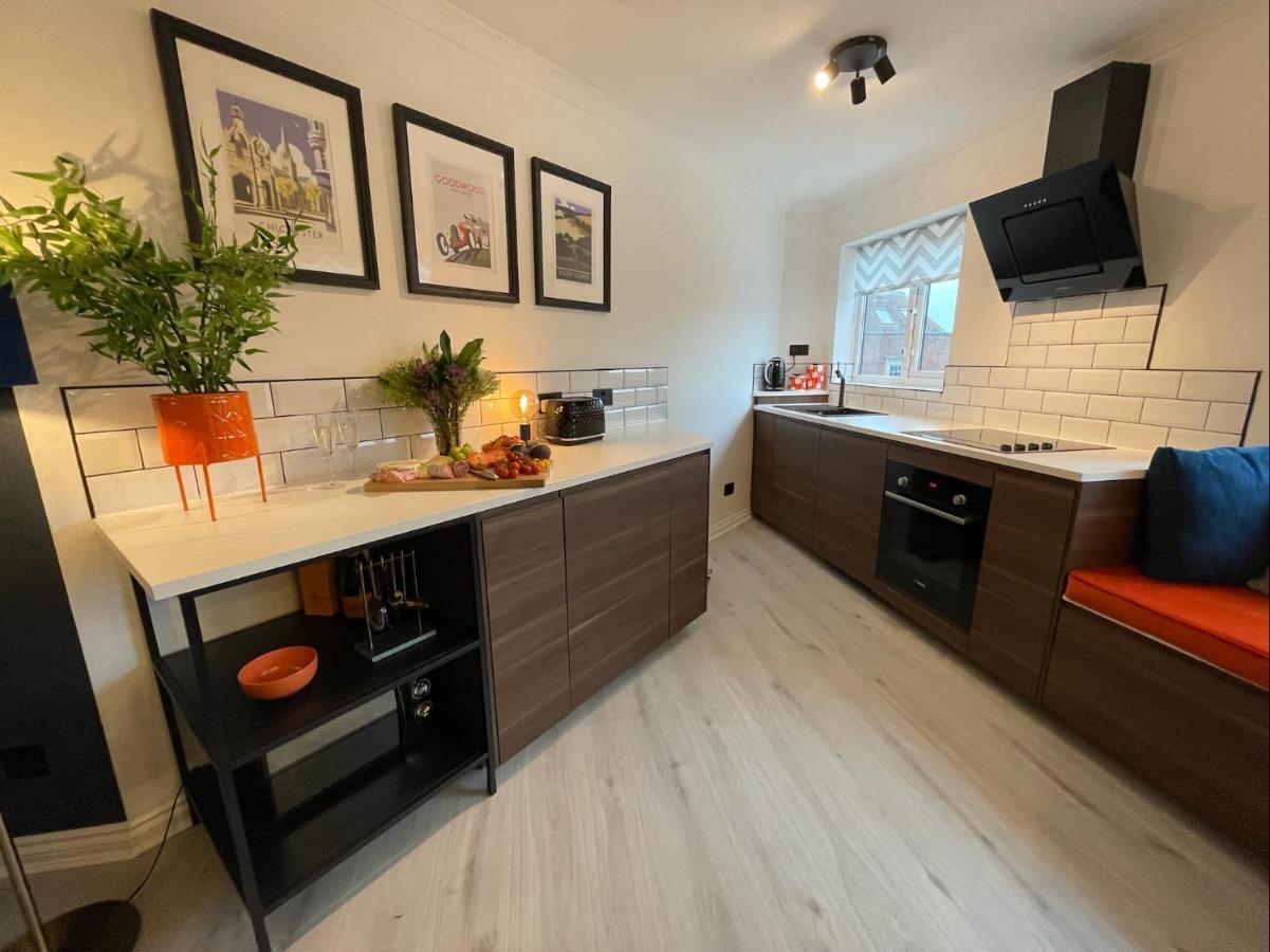 East Walls Apartment Chichester Dış mekan fotoğraf