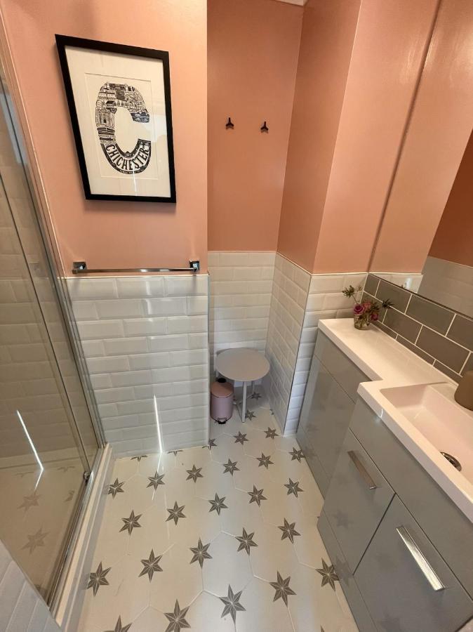 East Walls Apartment Chichester Dış mekan fotoğraf